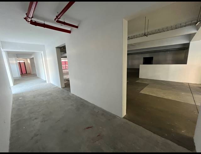 496M² BUSINESS TO LET IN WOODSTOCK
